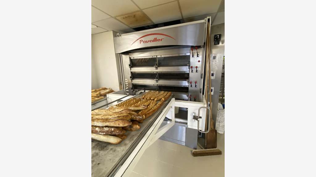 AV boulangerie récente nouveau quartier dans le 91