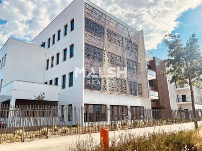 Bureaux à vendre à partir de 336m² à Genas
