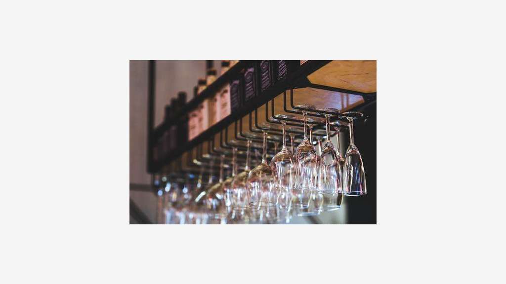 Vente café bar restaurant en angle + logement