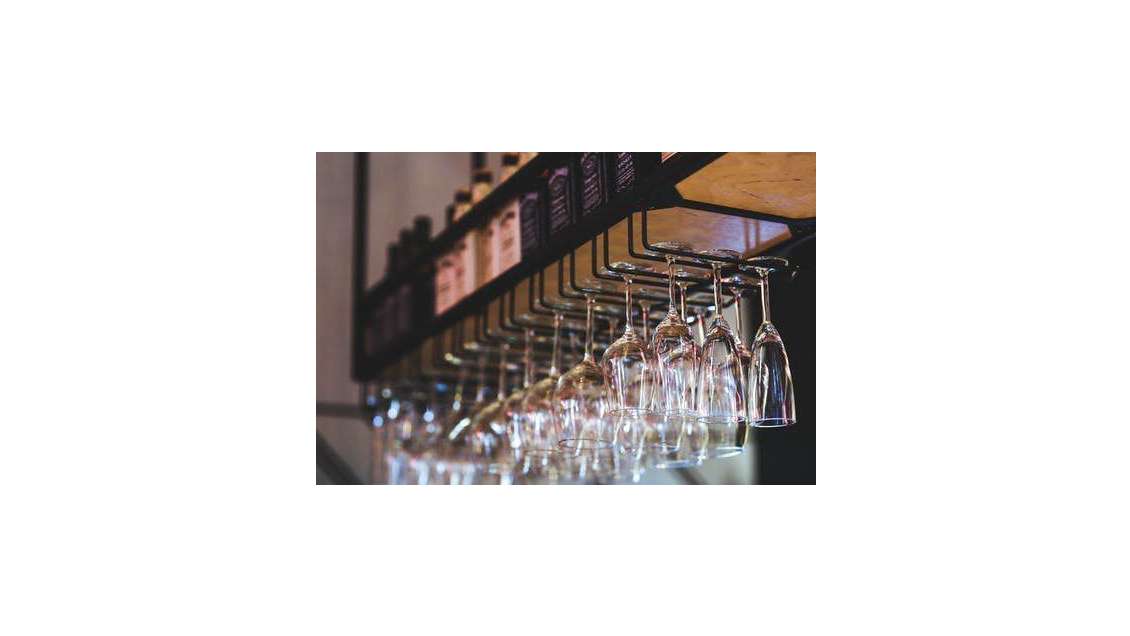 Vente café bar restaurant en angle + logement