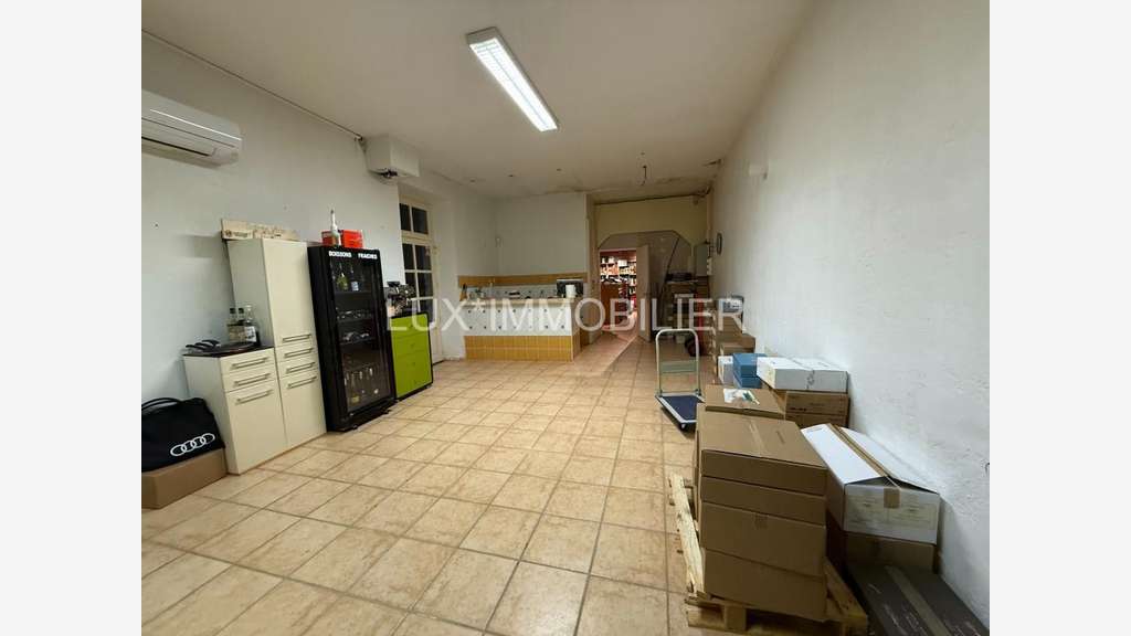 A vendre cave à vins & spiritueux à Maillane