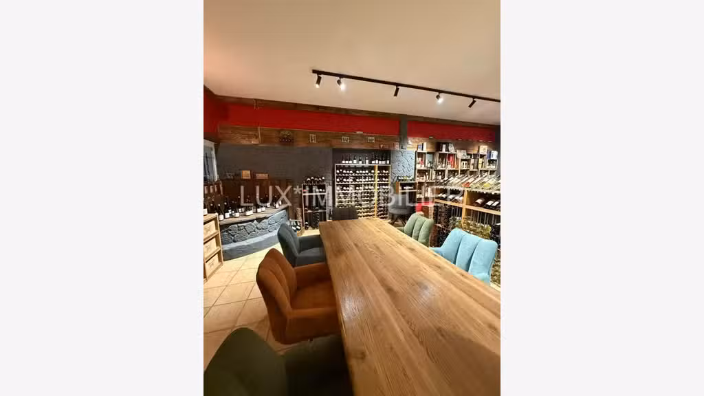 A vendre cave à vins & spiritueux à Maillane