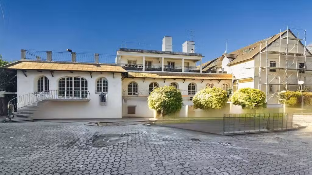Vente hôtel restaurant en finition (95000) Cergy