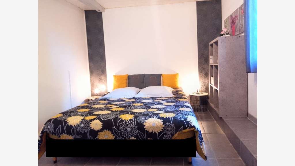 A vendre PROPRIÉTÉ-GÎTES & AIRE DE CAMPING-CAR