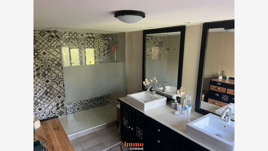 AV domaine touristique 630m² 5 gîtes piscine Elne