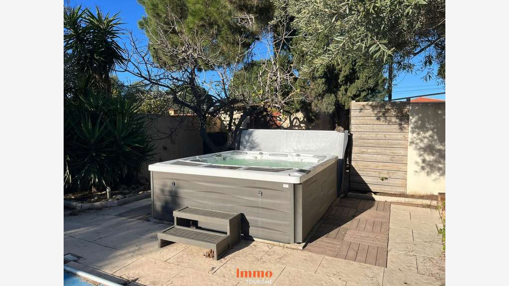 AV domaine touristique 630m² 5 gîtes piscine Elne