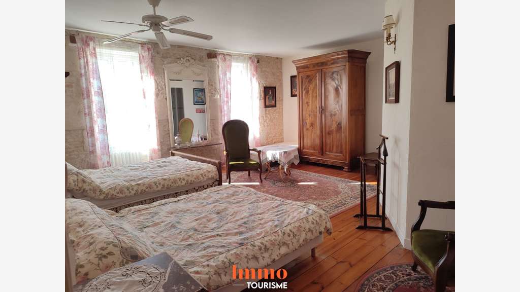 AV demeure charentaise grand gîte ou chambres 17