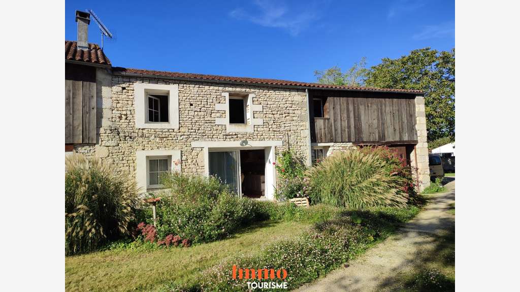 AV demeure charentaise grand gîte ou chambres 17
