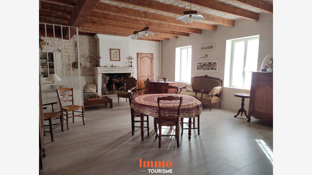 AV demeure charentaise grand gîte ou chambres 17