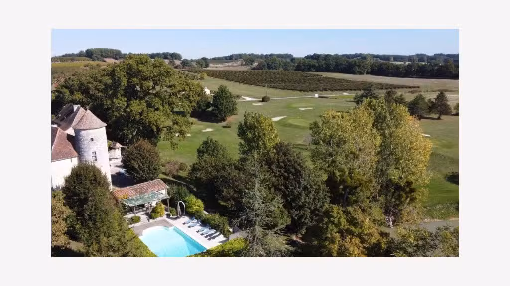 Vente gîtes château avec parcours Golf Dordogne