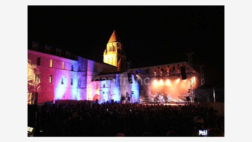 A vendre bar à bières concerts à Saintes