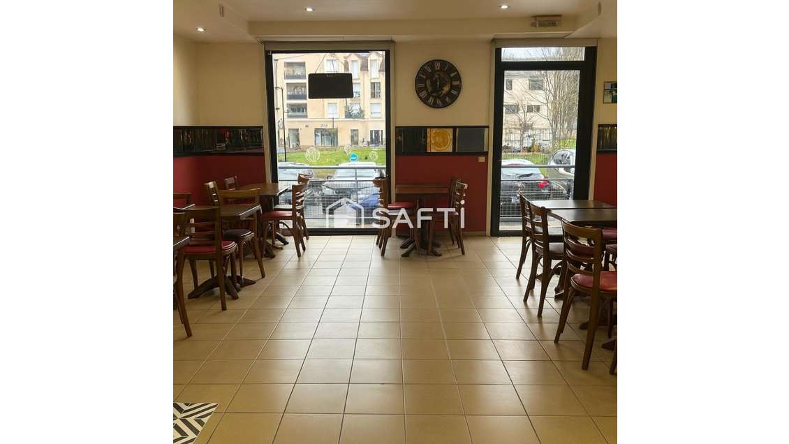 Cède restauration rapide équipée centre-ville Osny