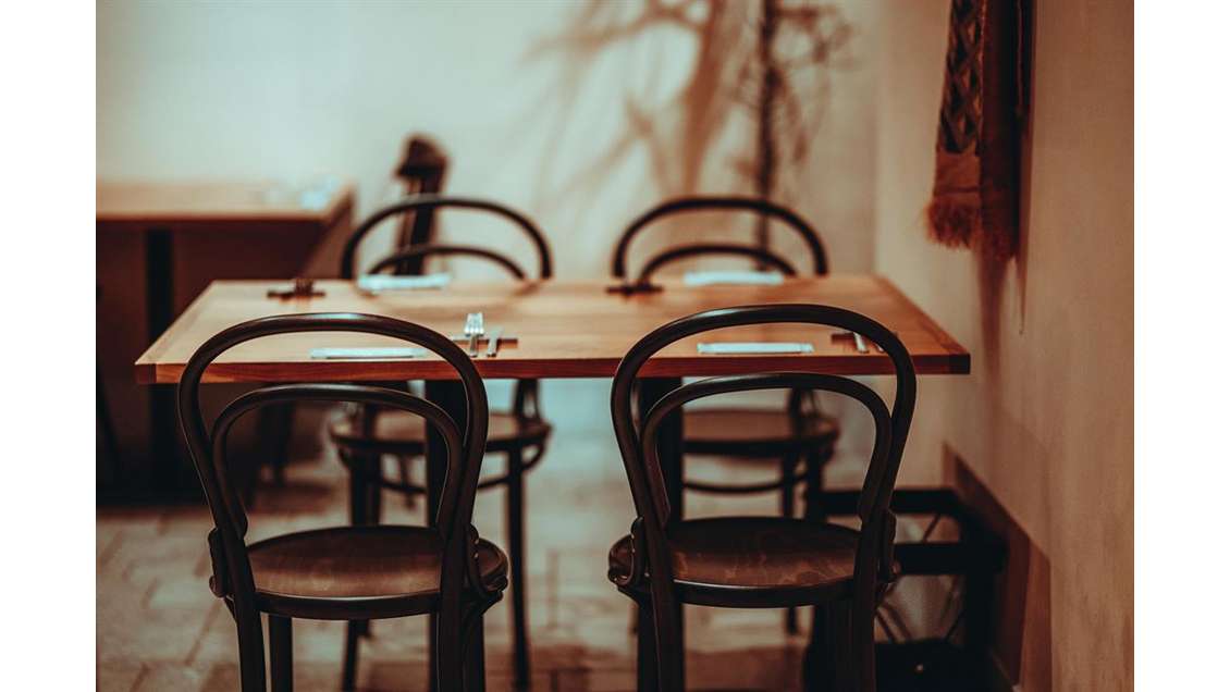 AV restaurant idéalement situé en rue commerçante