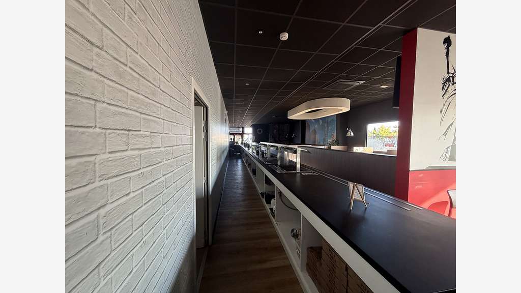 Vente restauration rapide zone commerçante à Boé
