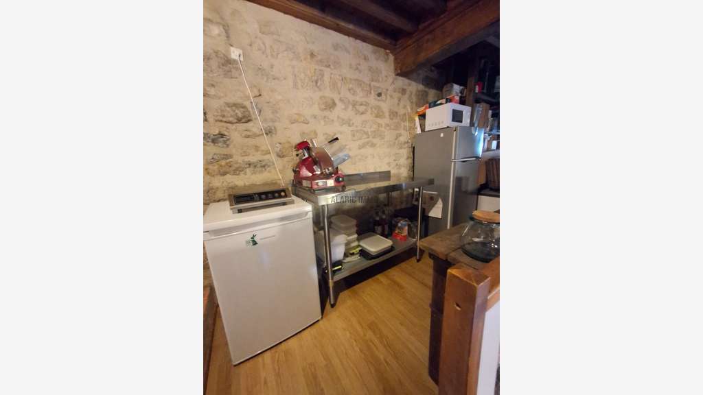 Exclu FDC Caviste – bar à vin village classé Aude