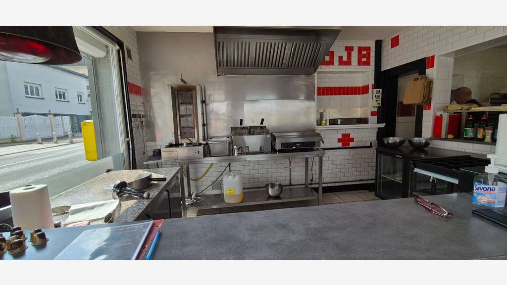 A vendre restauration rapide de 100m² le Trait