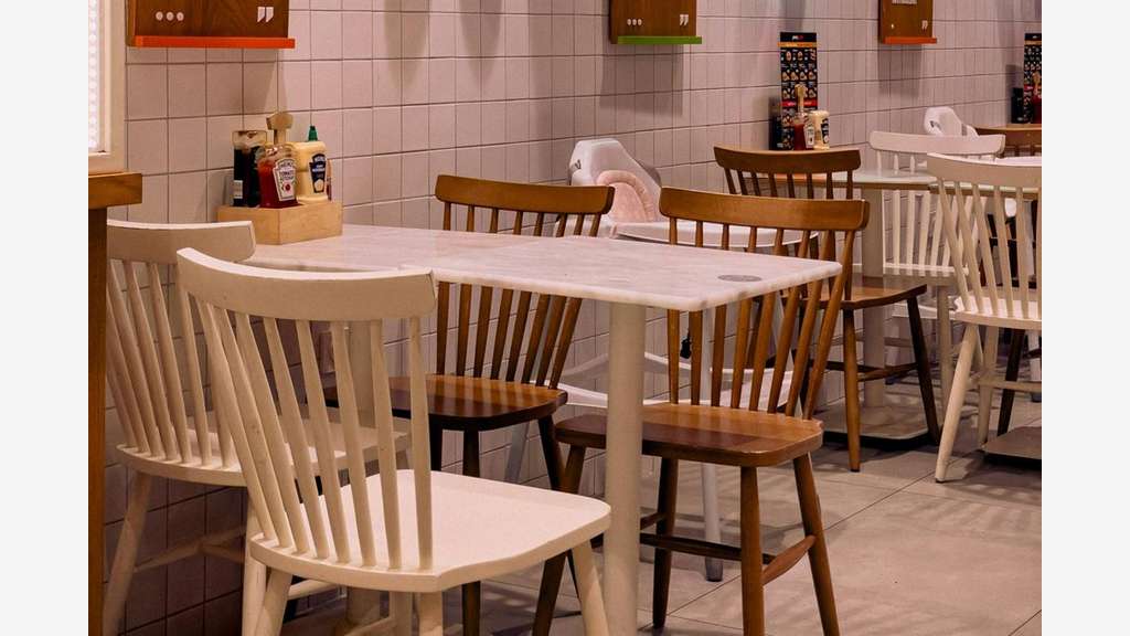 Restauration rapide rue premium proche du Louvre