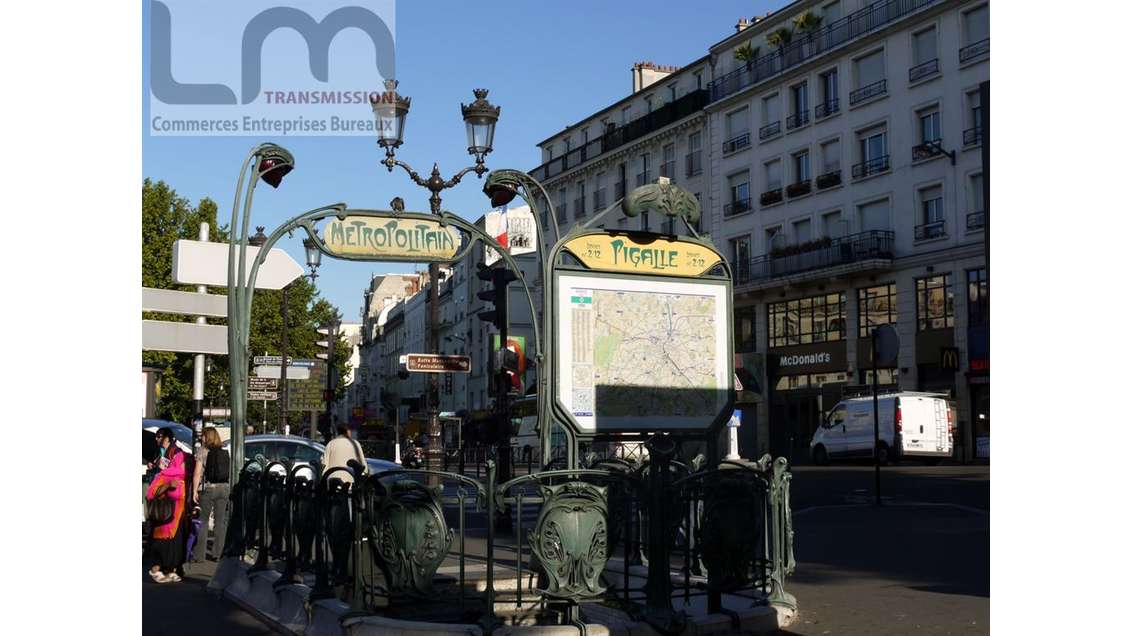 vous propose à la vente un bar +
