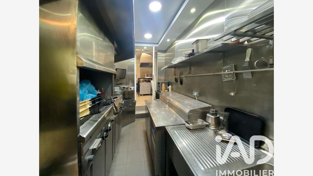 AV restauration rapide 40m² Paris 75018 empl N°1
