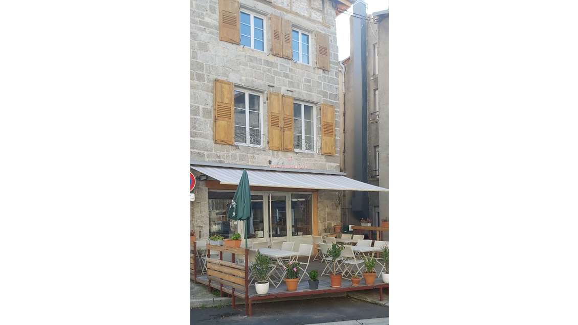 Mur et fonds gite et restaurant rénové village 43
