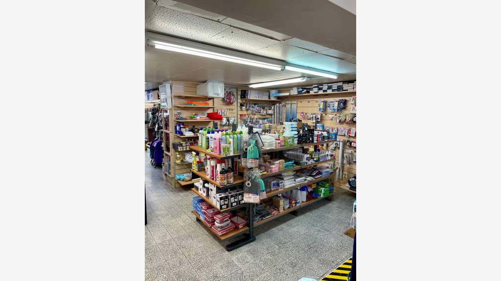 Vente fonds de commerce droguerie de 77m² à Bandol