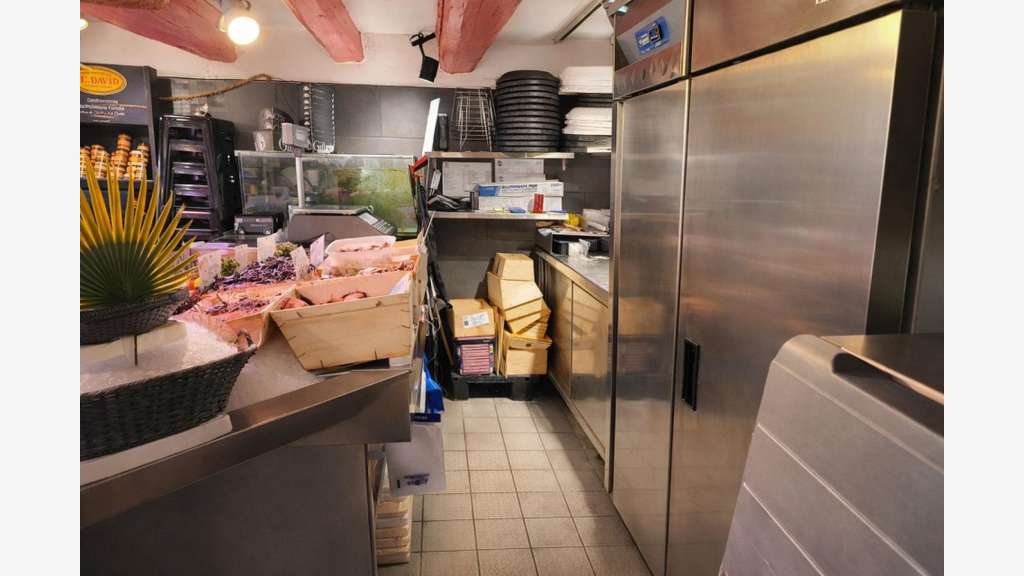 Vente poissonnerie et restaurant 51m² à Fréjus