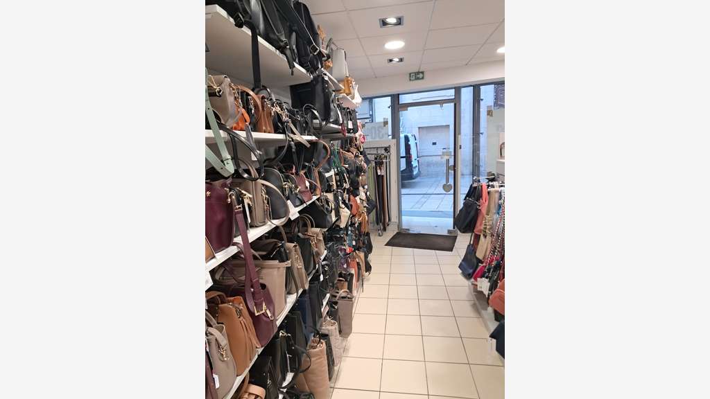 Vente FDC maroquinerie empl N°1 à Macon centre