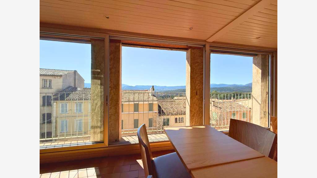 Vente murs et fonds pâtisserie + appart St Tropez
