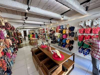 Vente FDC textile articles plages à Saint Tropez