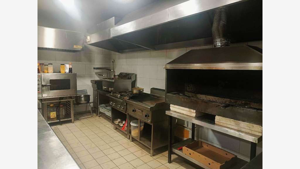 AV restaurant empl N°1 zone comm à St Paul (26)