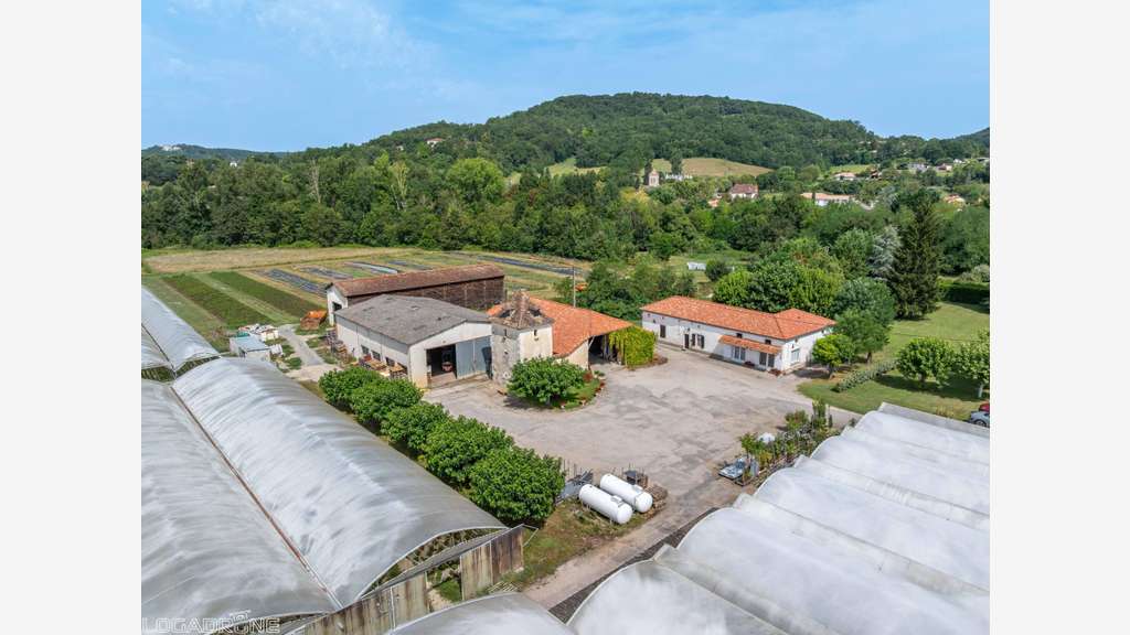 Vente charmante entreprise d'horticulture à Dausse
