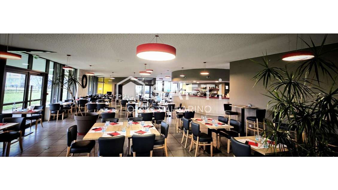 À vendre bar brasserie 120 cvts à Samazan