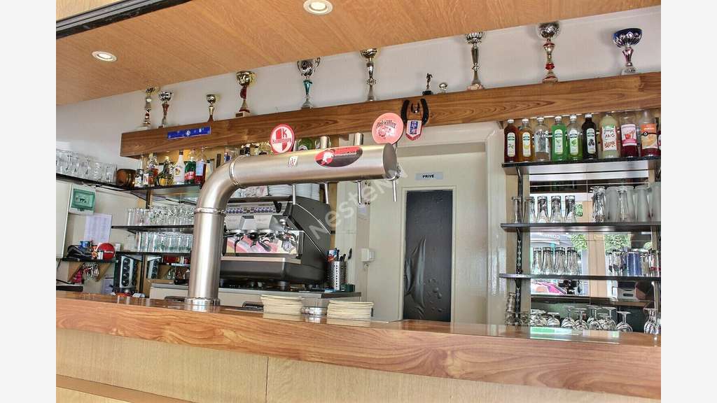 Vend FDC débit de boissons au centre de Verdun