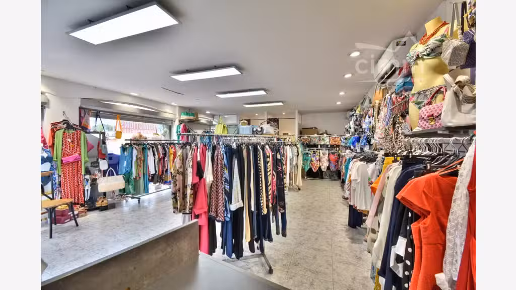 AV FDC prêt à porter féminin Saint Cyprien Plage