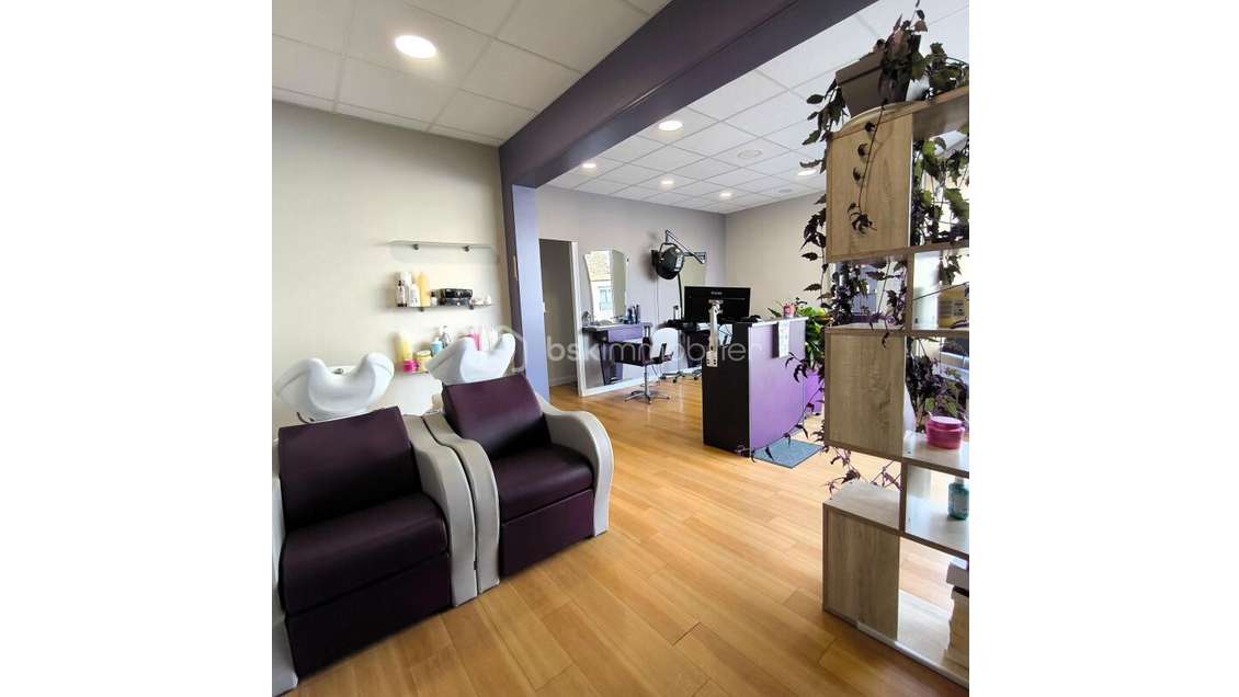 Vente salon de coiffure en ville à Fougères
