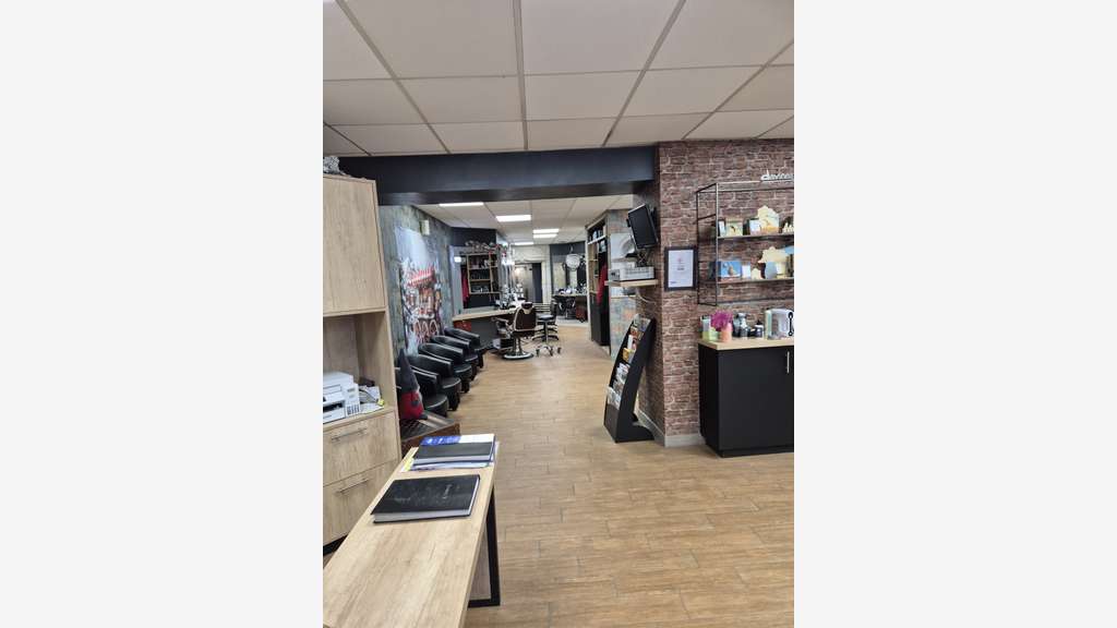 AV salon de coiffure moderne en Haute-Saône ✂️