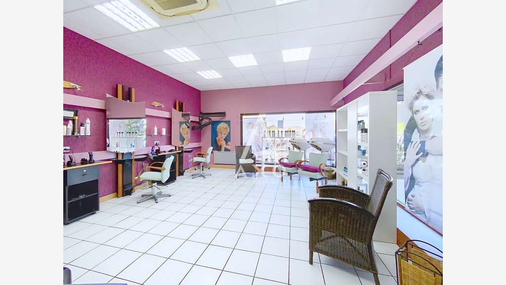 Vente salon de coiffure en ccial à Poilly lez Gien