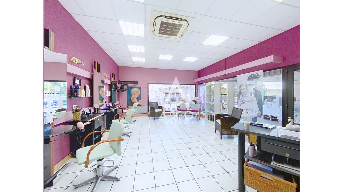 Vente salon de coiffure en ccial à Poilly lez Gien