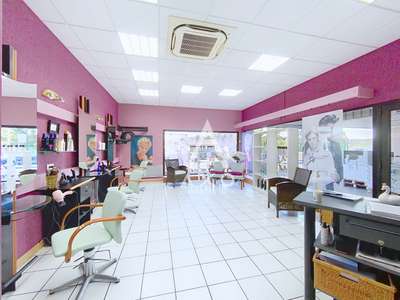 Vente salon de coiffure en ccial à Poilly lez Gien