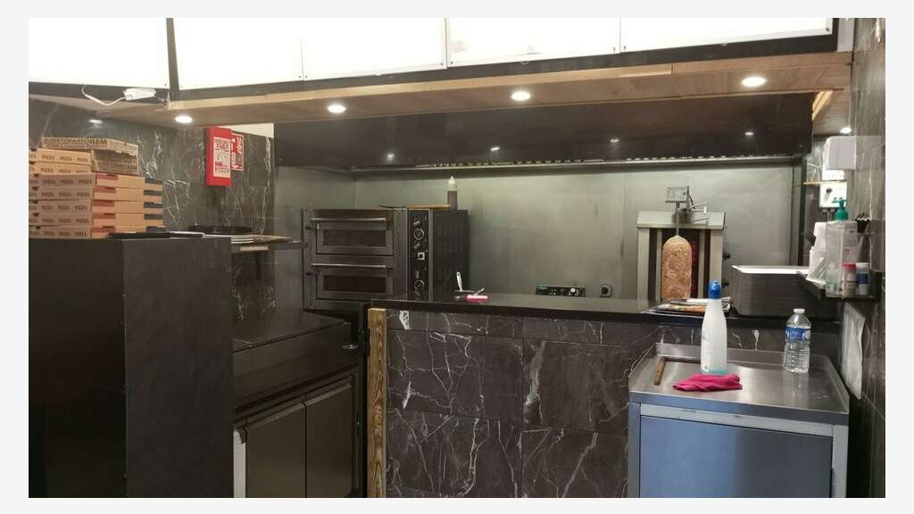 Vente FDC restauration à Bordeaux rue piètonne