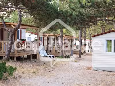 Vente camping *** murs et fonds 30 mn Alès