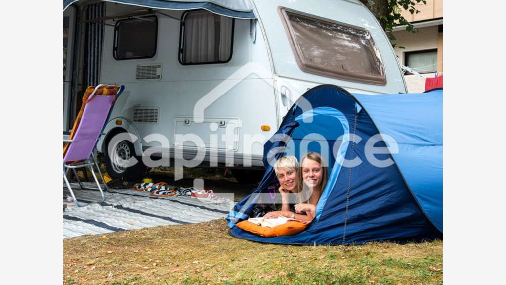 Vente camping *** murs et fonds 30 mn Alès