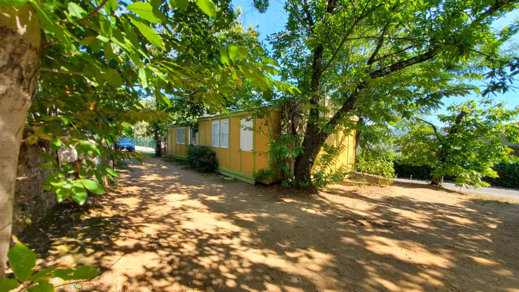 Vente camping murs et fonds fort potentiel Joyeuse