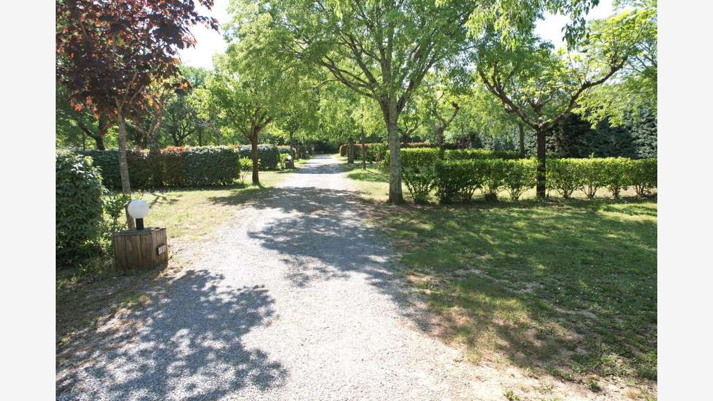 Vente camping murs et fonds en Sud Ardèche
