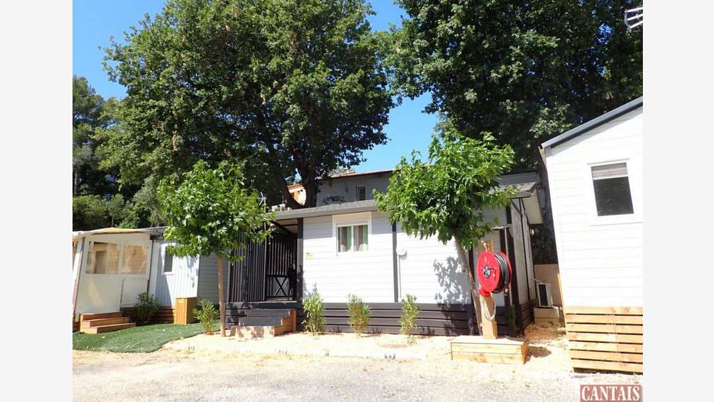 Exclusif ! Camping station balnéaire Côte d'Azur !