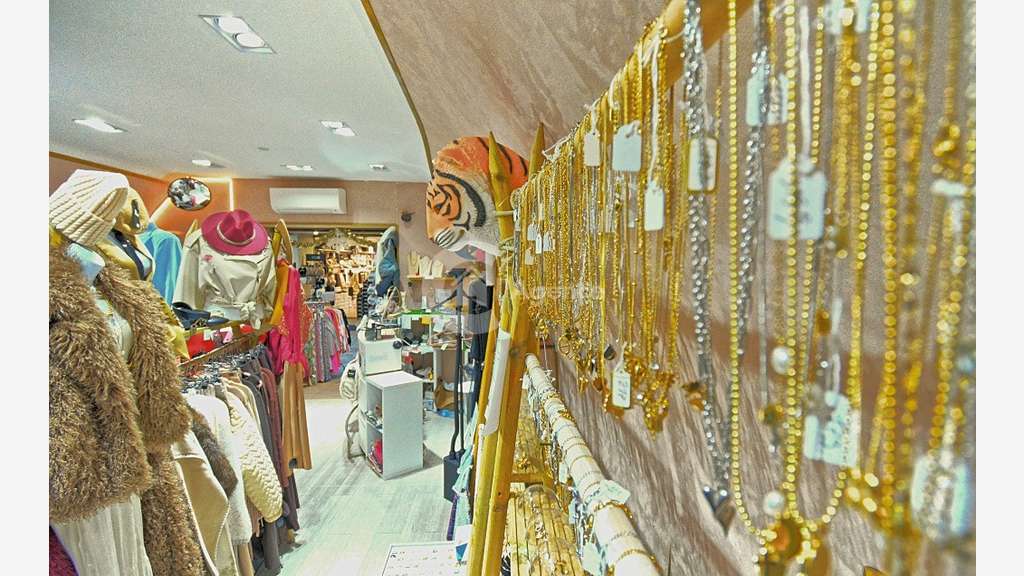 A vendre FDC prêt à porter rue Meynadier à Cannes