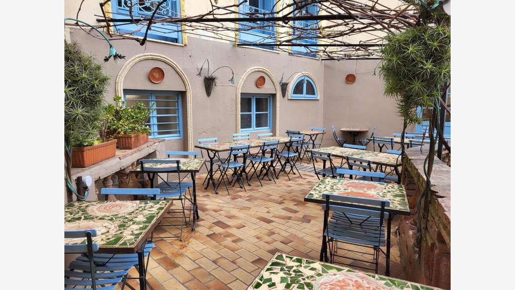 Vente hôtel 8 chambres restaurant 80 cvts à Ceret