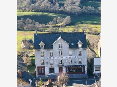 Hôtel restaurant à vendre en Parc naturel Cheylade