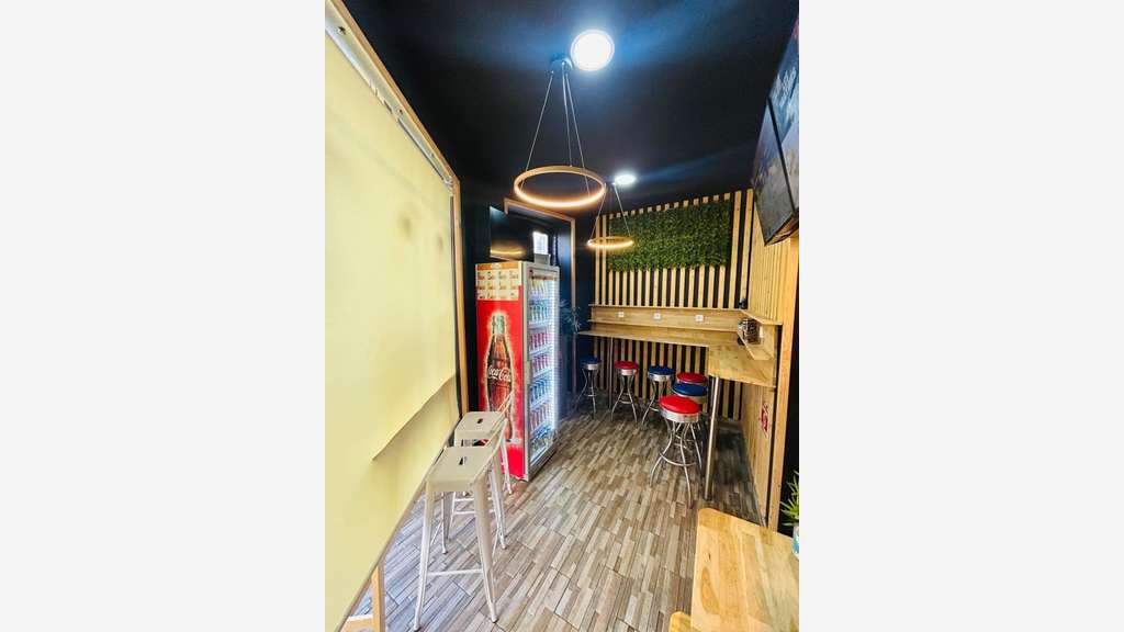 Fond de commerce à vendre empl idéal à Cholet 