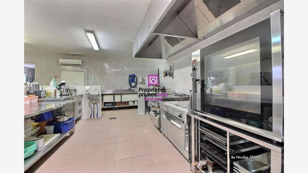 AV FDC traiteur 140m² belle notoriété à Sorgues